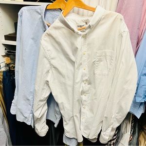 Bundle/lot of 2 Slim-fit Oxford Long Sleeve Button-down casual dress shirts.